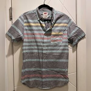 Levi’s summer shirt